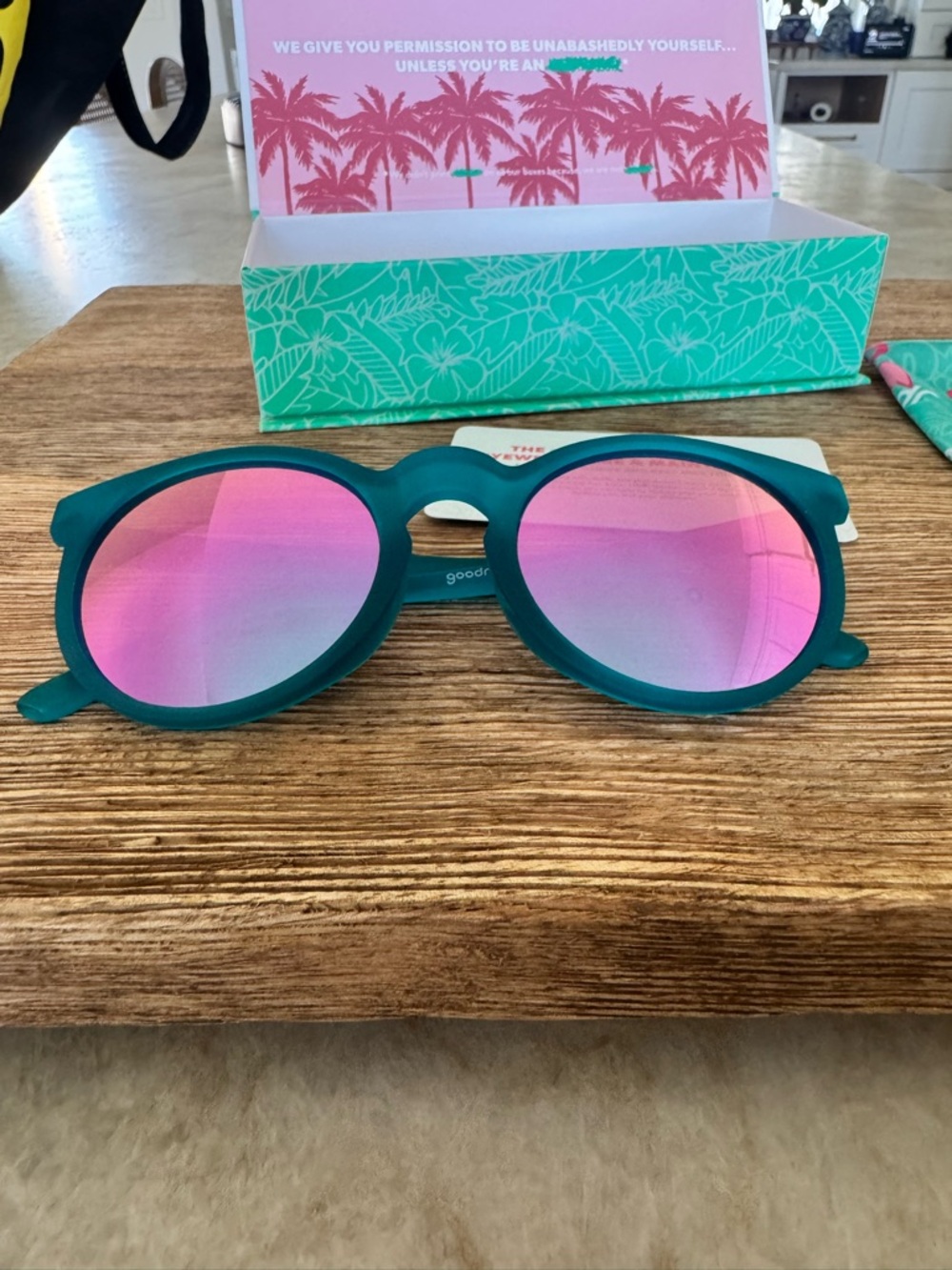 Goodr Sunglasses Teal Frame Pink Mirror Lenses Round Polarized w Case